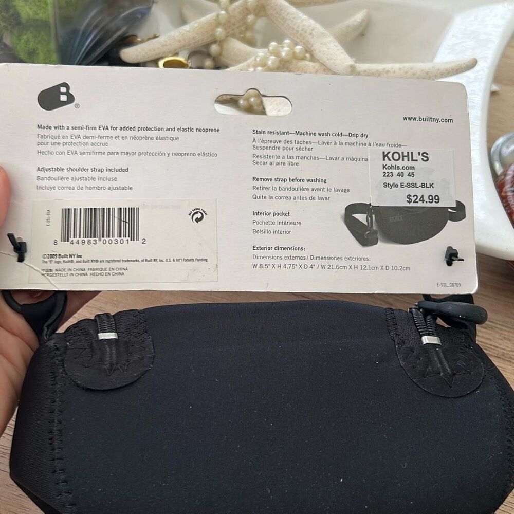 NWT Built black neoprene softshell camera case with adjustable shoulder strap - Picture 3 of 5